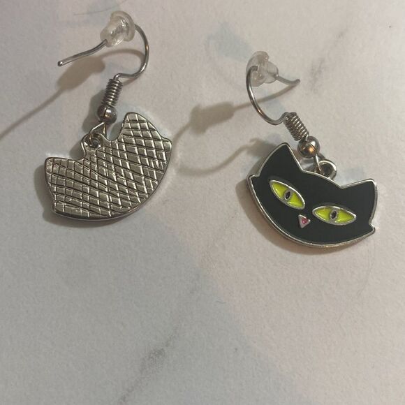 Gothic Black Hep Cat Green Eyes Drop Earrings Halloween Accessory Cat Lovers - Picture 4 of 6